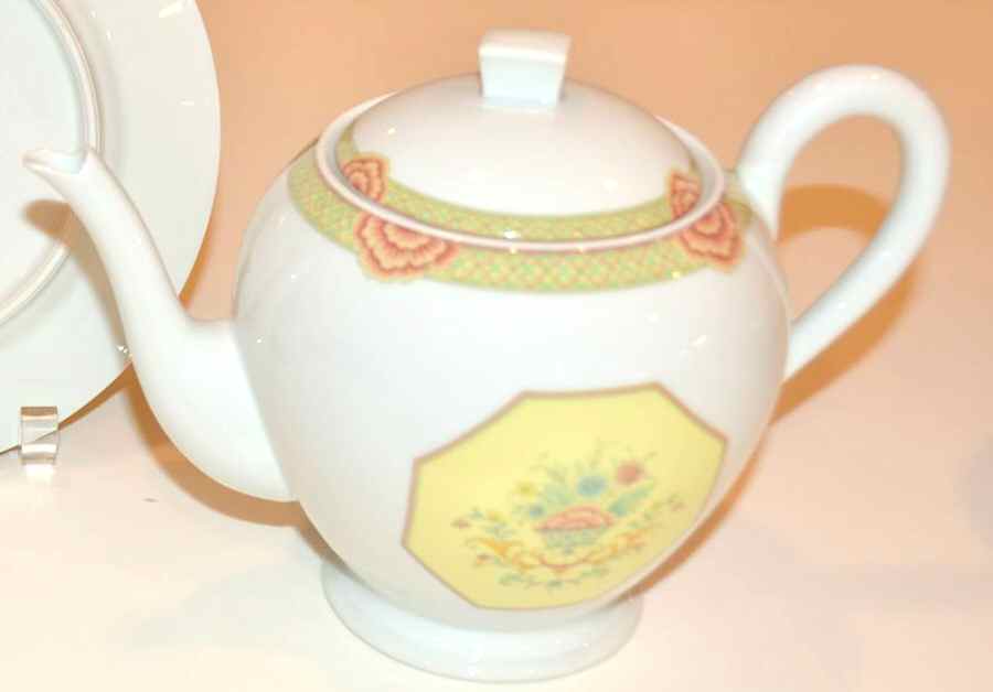 CHF1640 Teapot & Lid by Charles Field Haviland-1