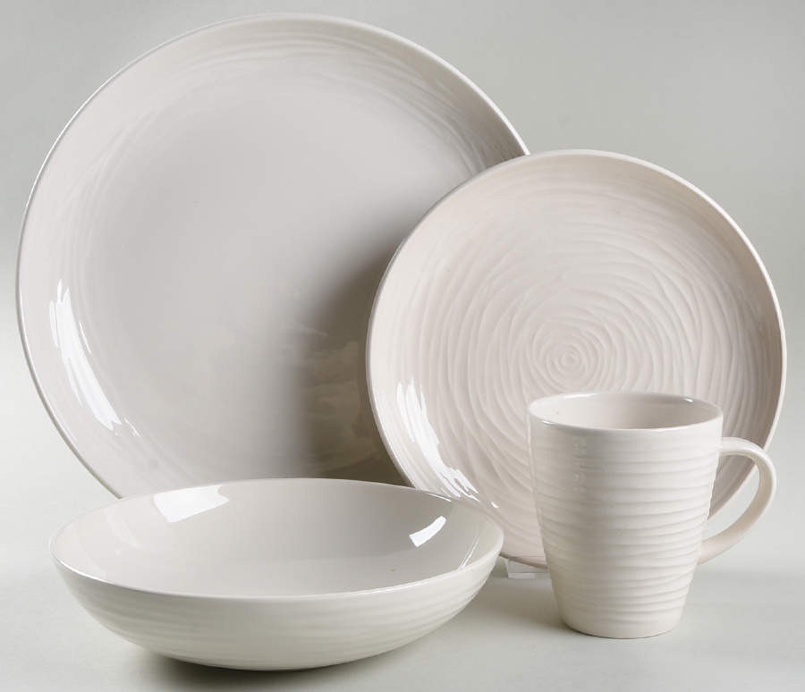 Spool 4 Piece Place Setting by Crate & Barrel-1