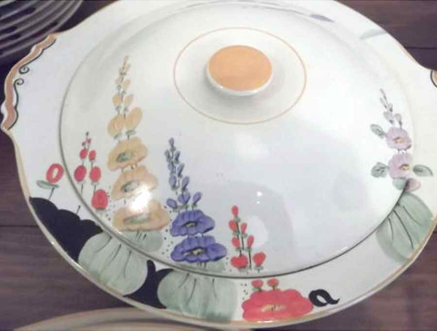 1059R Round Covered Vegetable by Coronation - T W Barlow-1