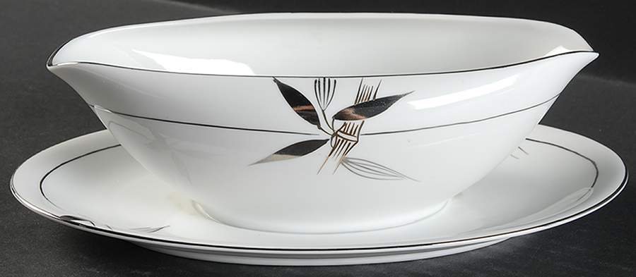 571 (Verge) Gravy Boat with Attached Underplate by CBC China Japan-1