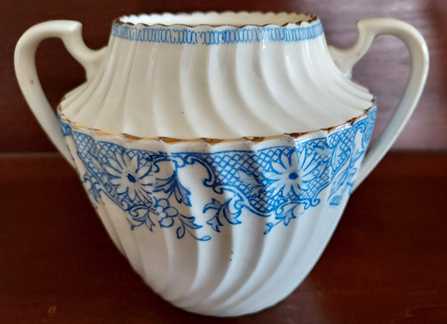 1431 Sugar Bowl No Lid by Chapman's (England)-1