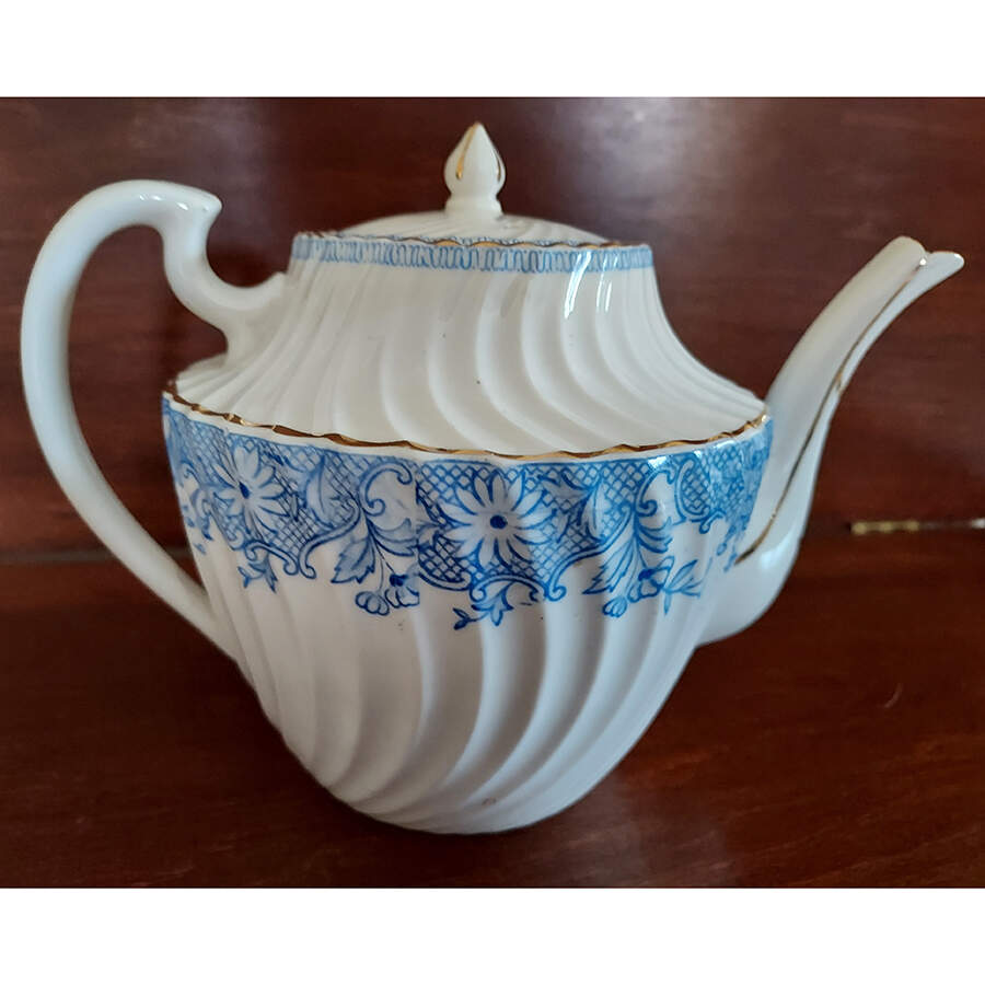 1431 Teapot & Lid by Chapman's (England)-1