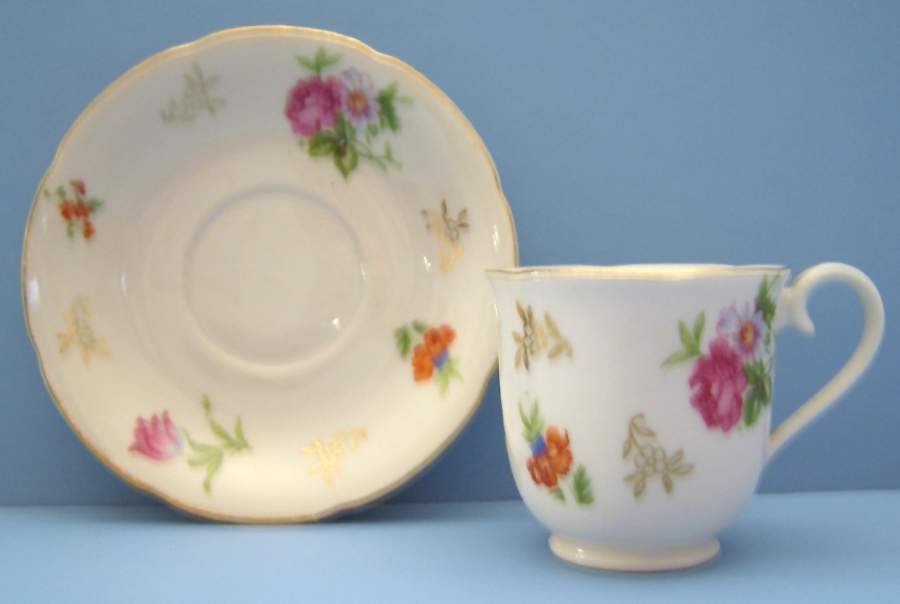 CHK36 Footed Cup & Saucer Set by Chikaramachi (Japan)-1