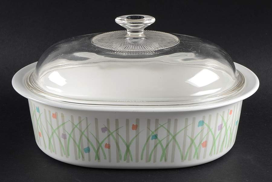 COR230 2.5 Quart Oval Covered Casserole by Corning Corelle-1