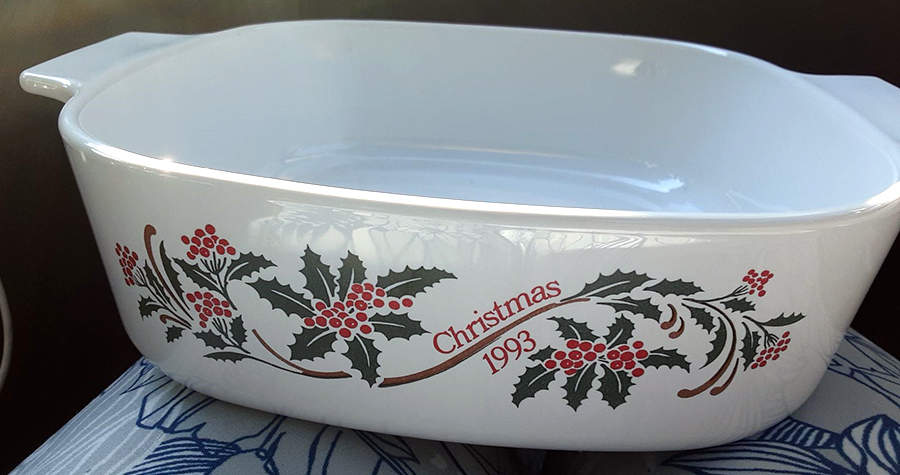 Christmas 1991-1992-1993 2 Quart Square Casserole No Lid by Corning Corelle-1