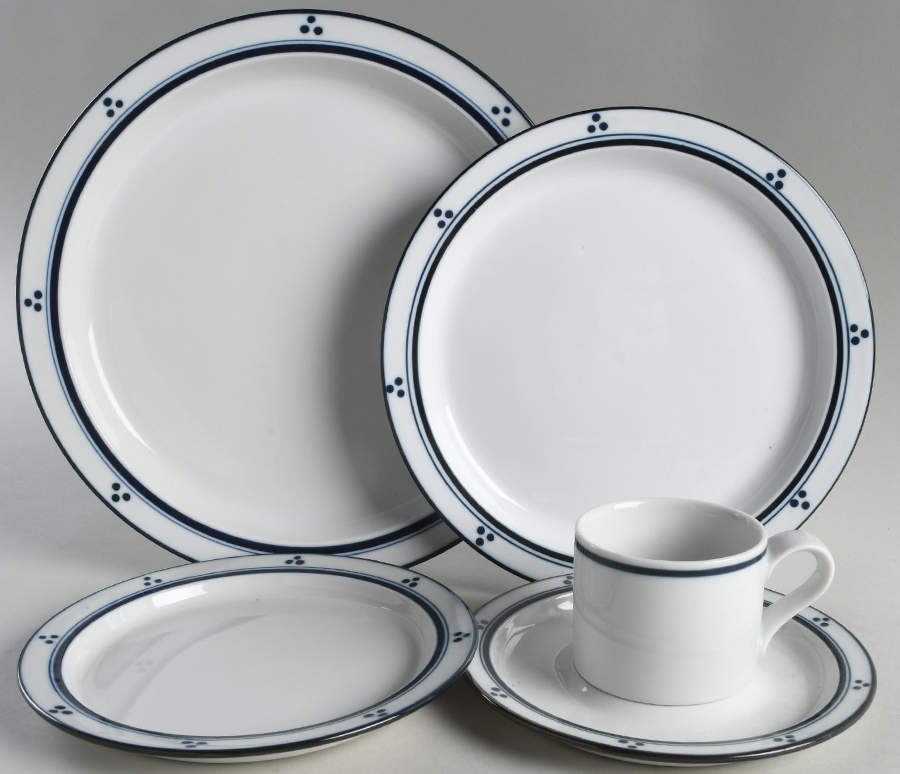 Fredriksborg Blue (Japan) 5 Piece Place Setting by Dansk-1