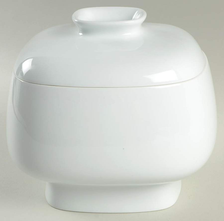 Magnolia White 2 Quart Square Casserole with Ceramic Lid by Dansk-1