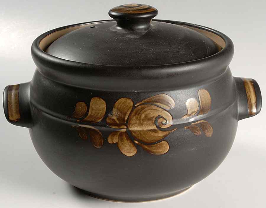 Bakewell 1.5 Qt Round Covered Casserole by Denby-Langley-1