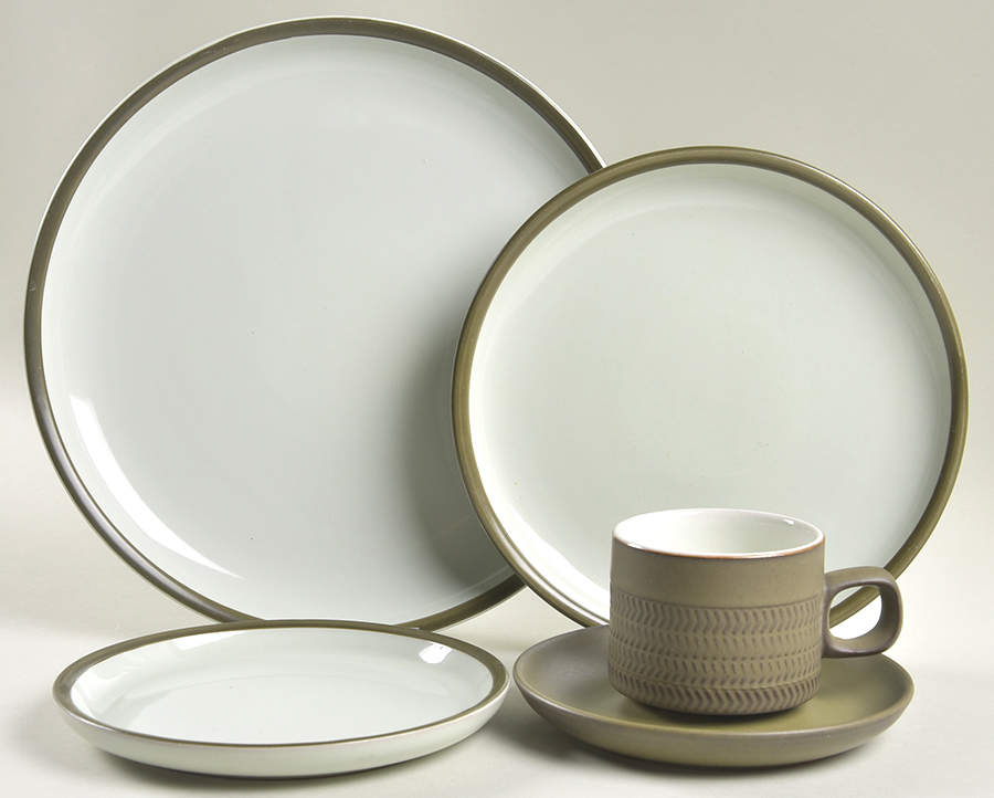 Camelot Dark Green (Older) 5 Piece Place Setting by Denby-Langley-1