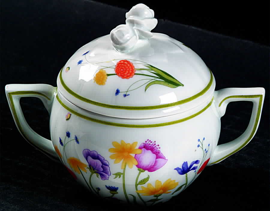 English Garden Mini Sugar Bowl & Lid by Denby-Langley-1