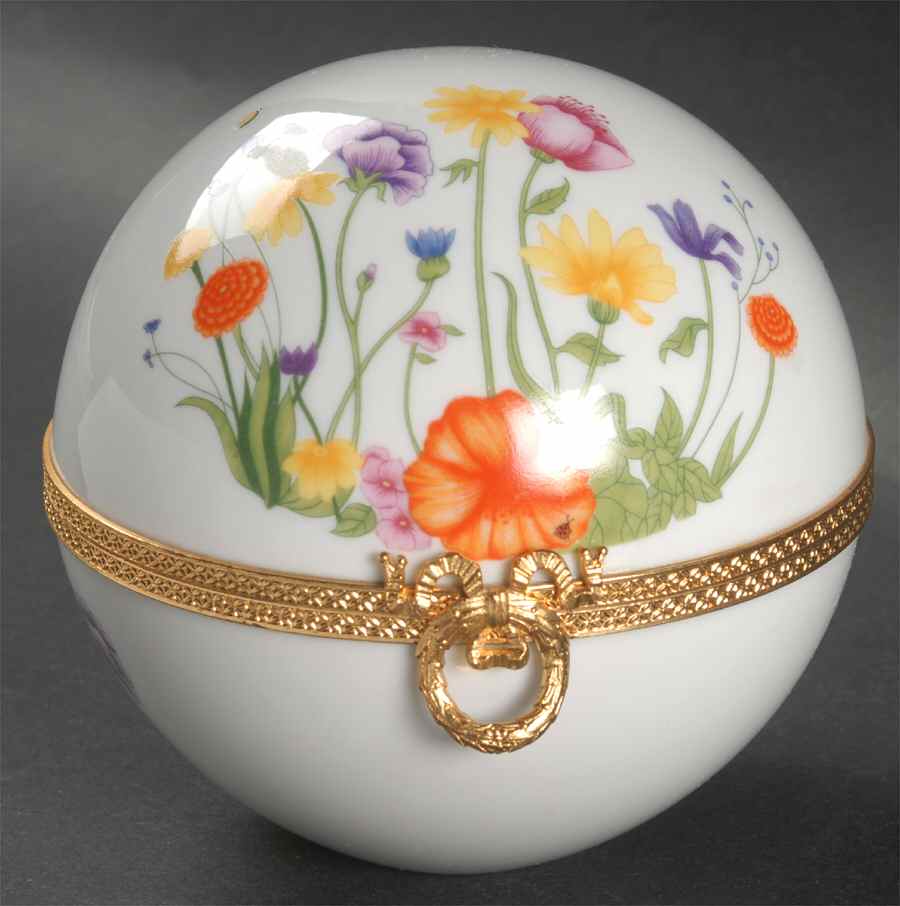 English Garden Large Hinged Box by Denby-Langley-1