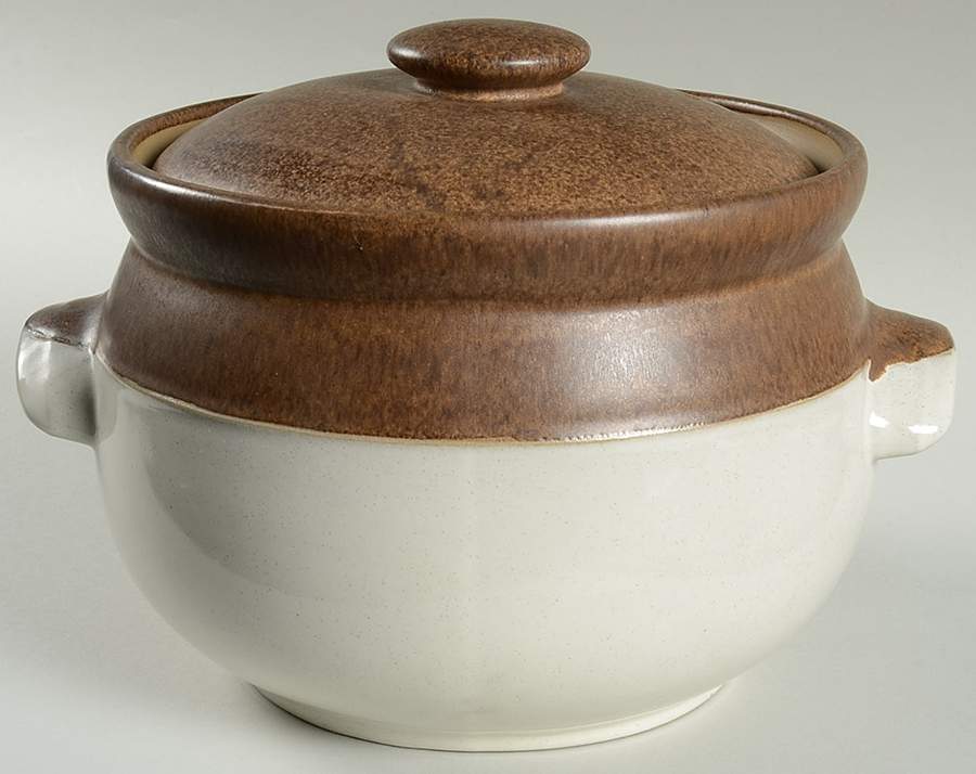 Potpourri White 5 Quart Round Covered Casserole by Denby-Langley-1