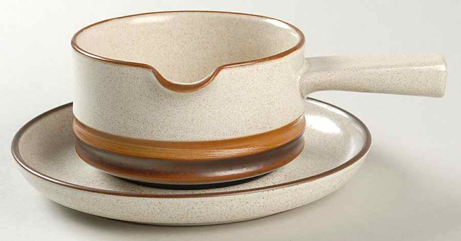 Potter's Wheel Rust Red Round Gravy Boat & Underplate by Denby-Langley-1