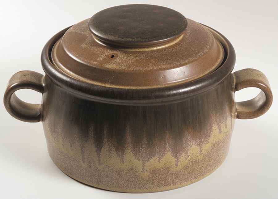Romany Brown 2.5 Qt Round Covered Casserole by Denby-Langley-1