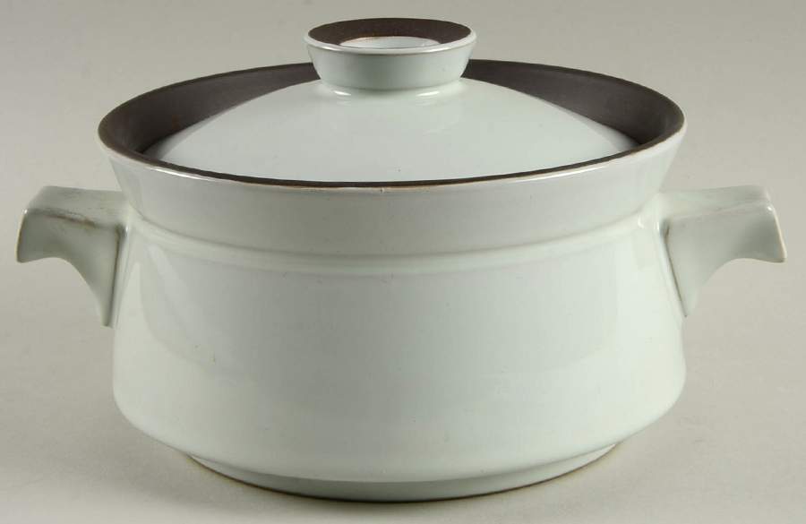 Summit (Celadon) 1.5 Qt Round Covered Casserole by Denby-Langley-1