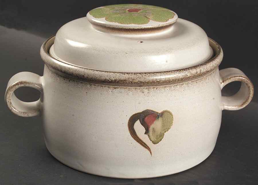 Troubadour 2.5 Qt Round Covered Casserole by Denby-Langley-1
