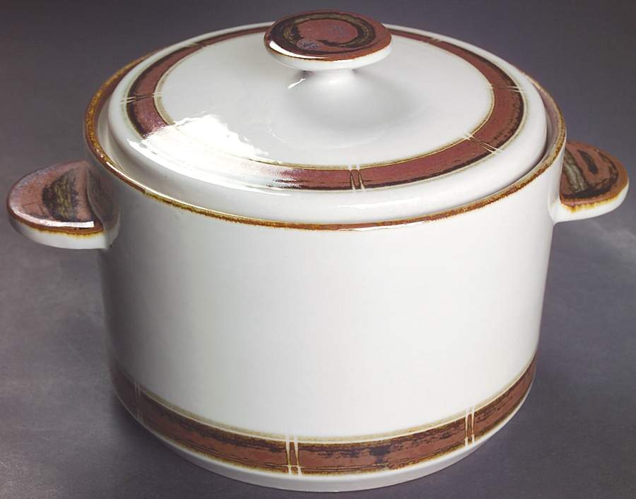 Selandia 1.5 Qt Round Covered Casserole by Desiree-1