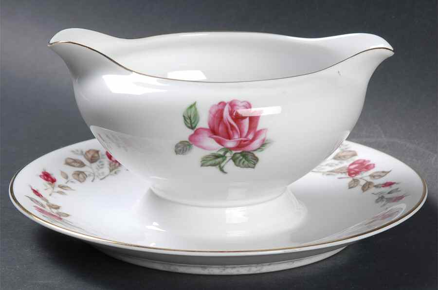 Moss Rose Gravy Boat with Attached Underplate by Diamond (Japan)-1