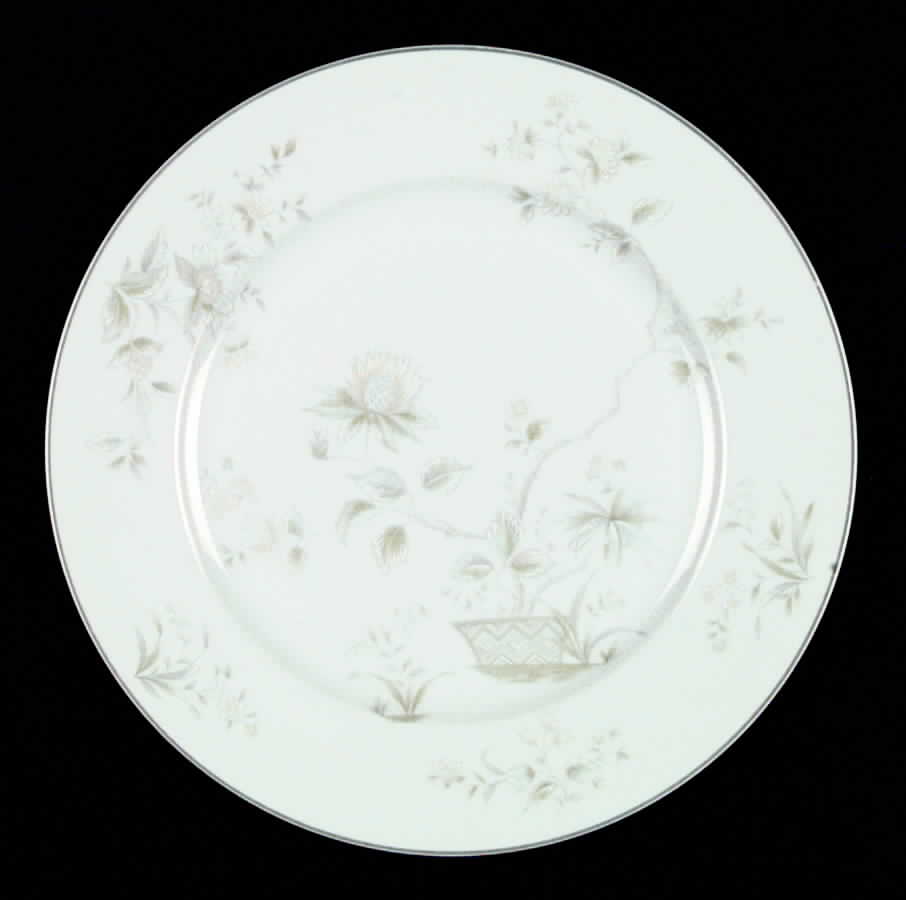 Trousseau Dinner Plate by Diamond Craft-1