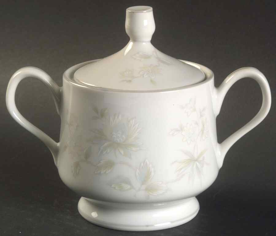 Trousseau Sugar Bowl & Lid by Diamond Craft-1