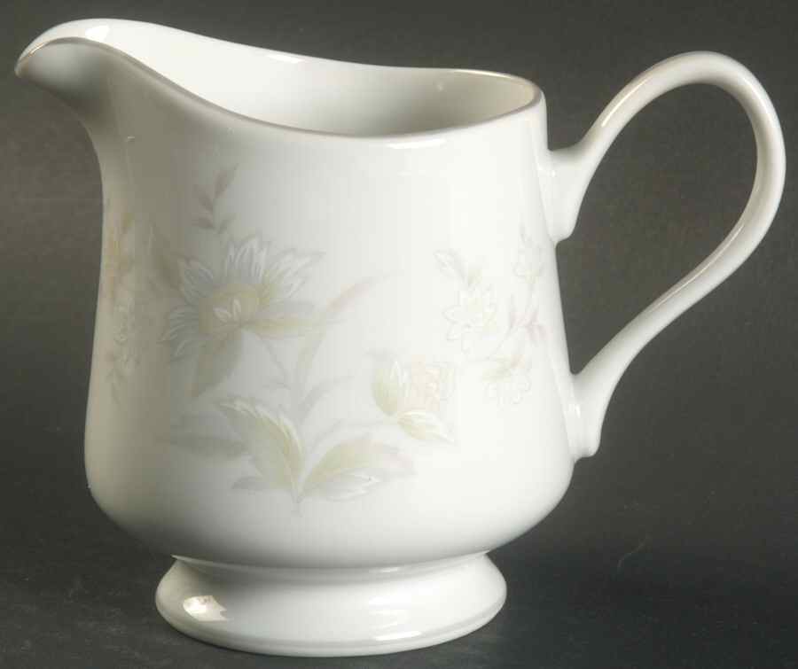 Trousseau Creamer by Diamond Craft-1