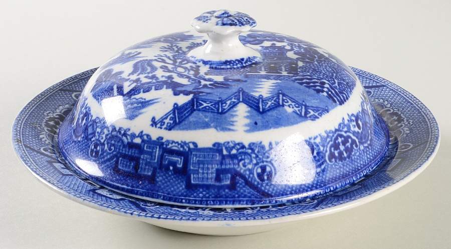 Willow Blue Round Covered Butter by Dudson, Wilcox & Till-1