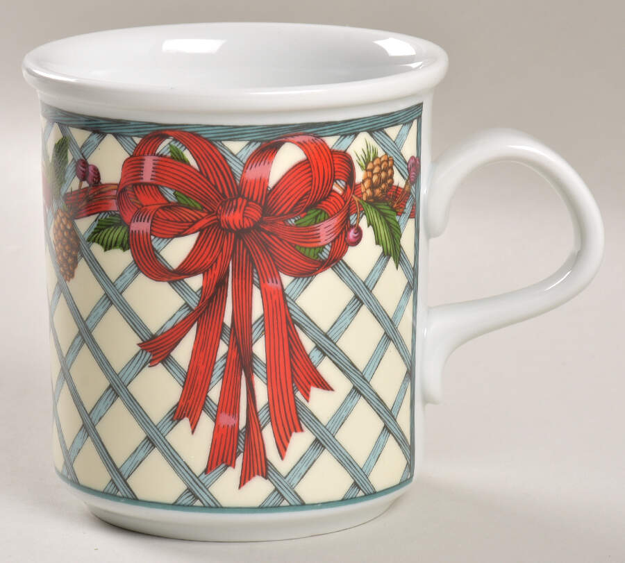 Nordic Holiday-Lattice, Ribbon&Berries Mug by Dansk-1