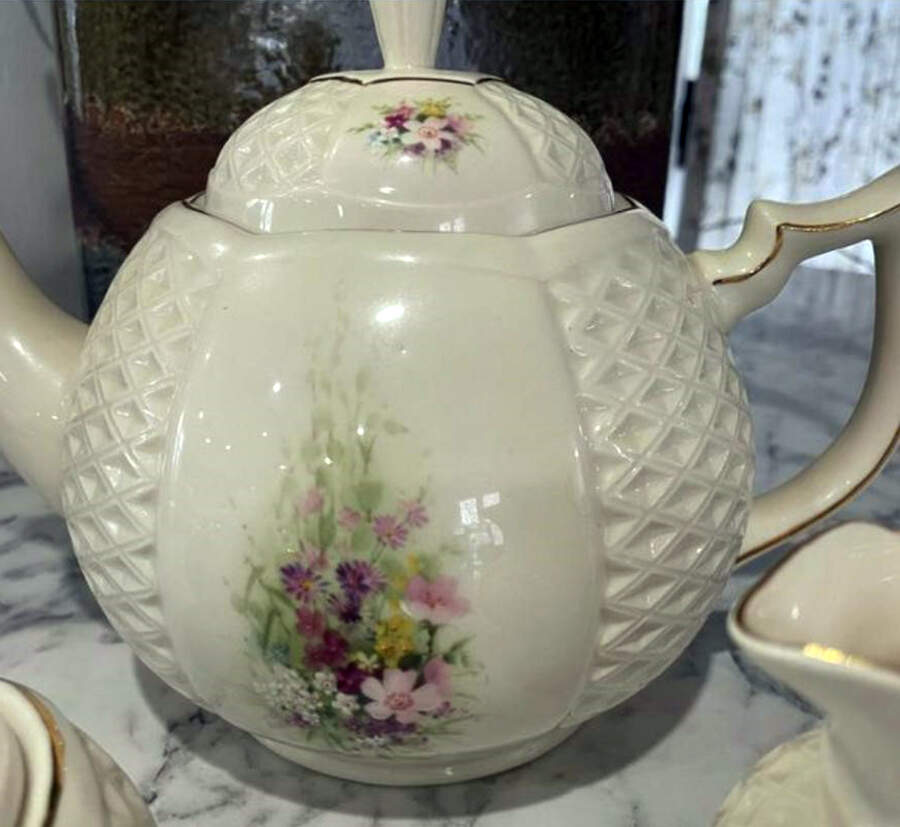Flora Teapot & Lid by Donegal Parian-1
