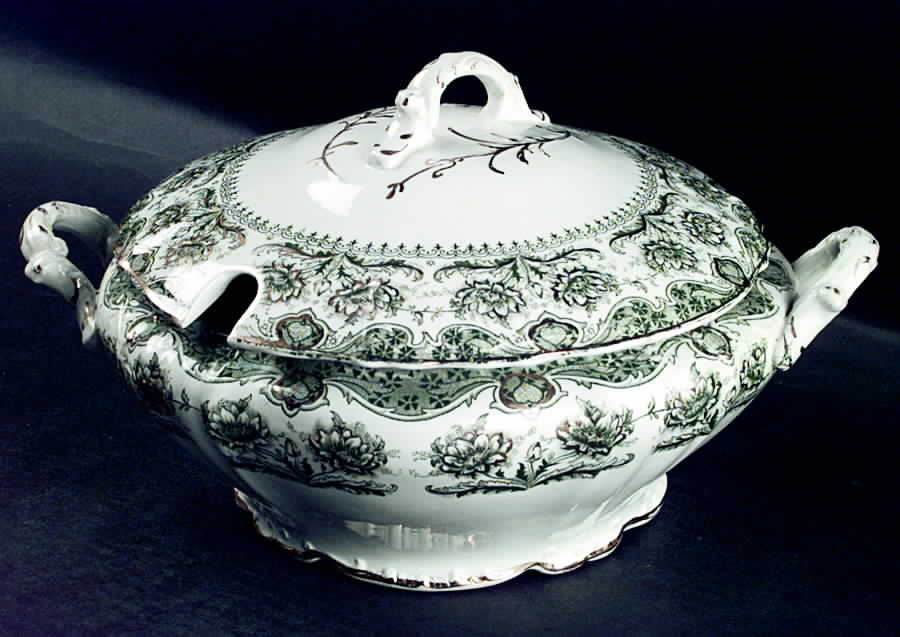 Coronation Tureen &  Lid by Dunn Bennett-1