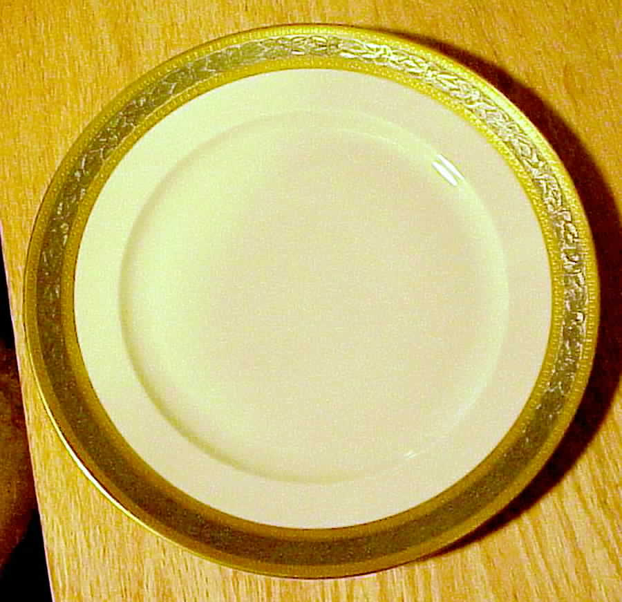 DWP2 Dinner Plate by D W Porzellan-1