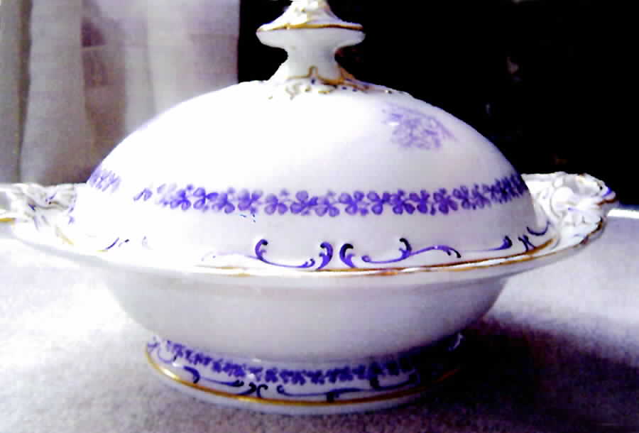 2991 Round Covered Vegetable by Davenport-1