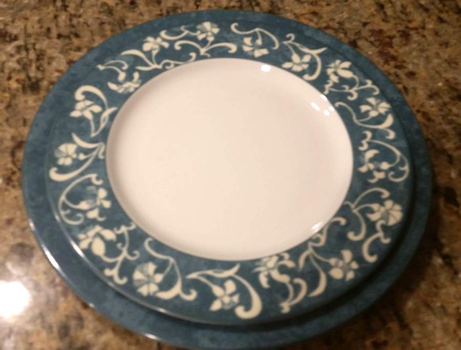 DEP30 Dinner Plate by Philippe Deshoulieres-1