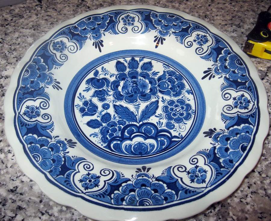 Delft's Blue 12" Chop Plate (Round Platter) by Distel-1