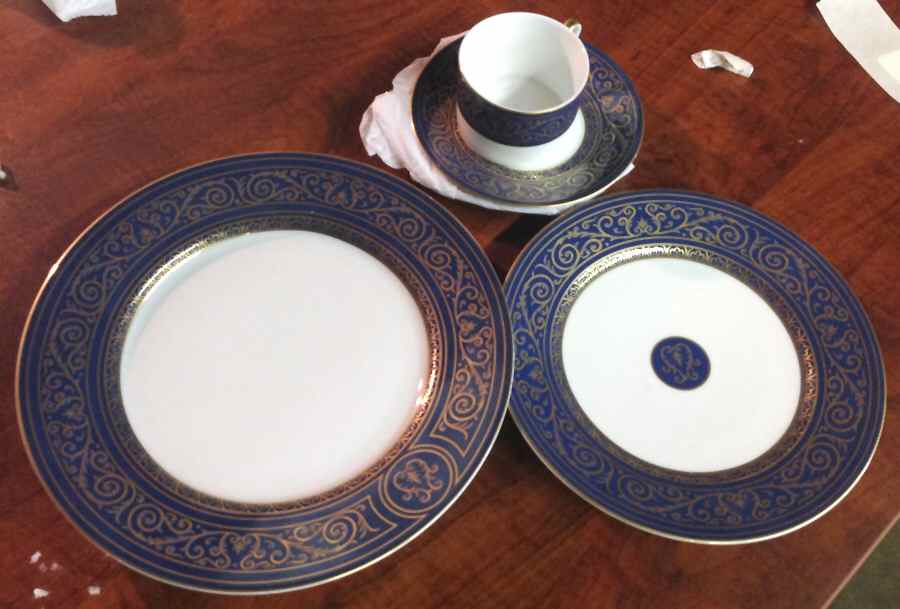 DEP34 Dinner Plate by Philippe Deshoulieres-1