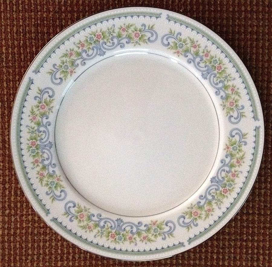 Swan Lake Dinner Plate by Diamond (Japan)-1