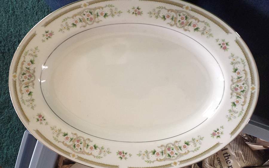 Floridian 12" Oval Serving Platter by Diamond (Japan)-1