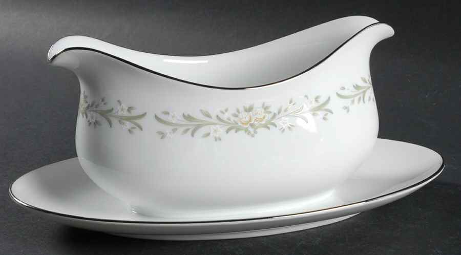 Milancia Gravy Boat with Attached Underplate by Ekco-1
