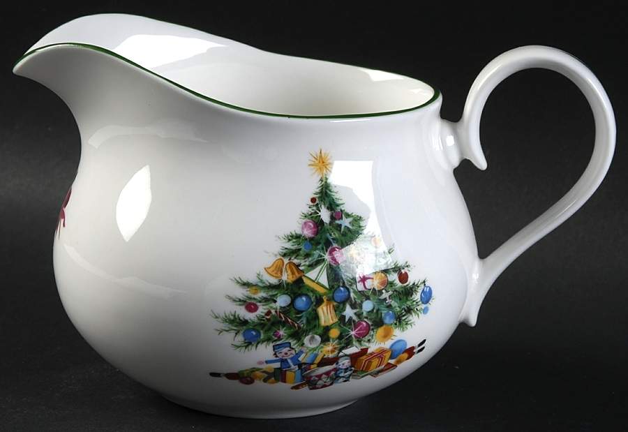 Seasons Greetings Round Gravy Boat by Elizabethan-1