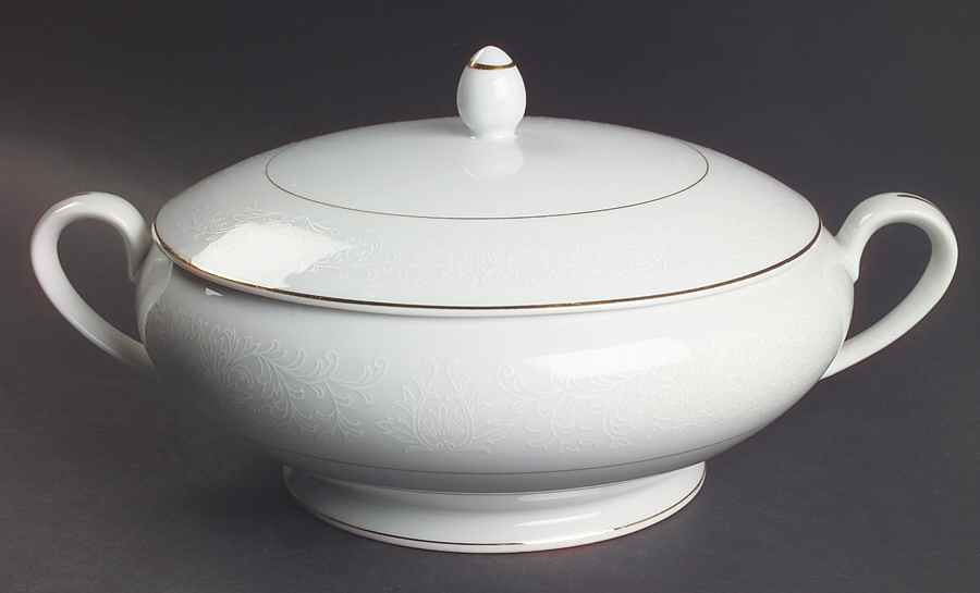 Touch of Gold (Japan) Round Covered Vegetable by Embassy (Japan)-1