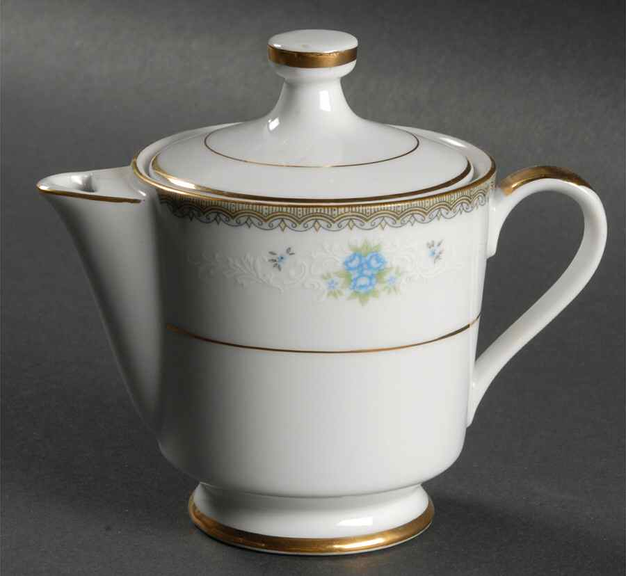Bellevue Creamer & Lid by Empress (Japan)-1