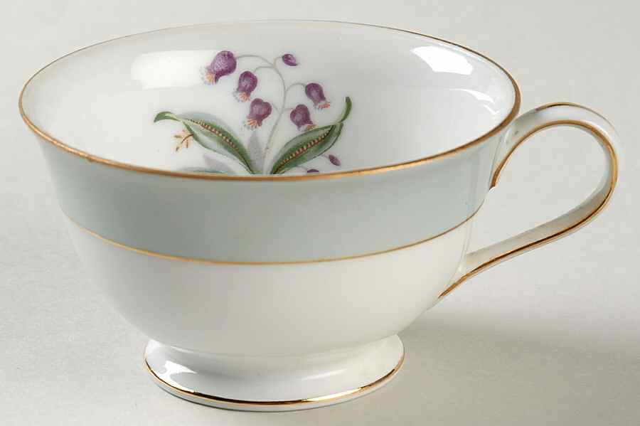 Blue Belle Footed Cup by Empress (Japan)-1