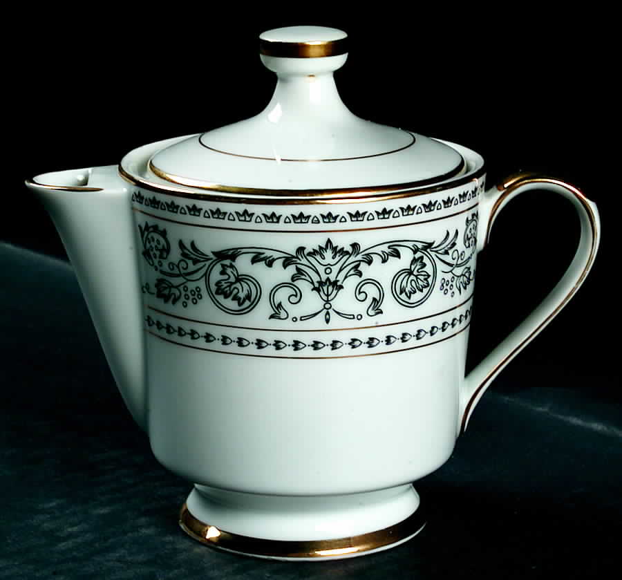 Carillon Creamer & Lid by Empress (Japan)-1