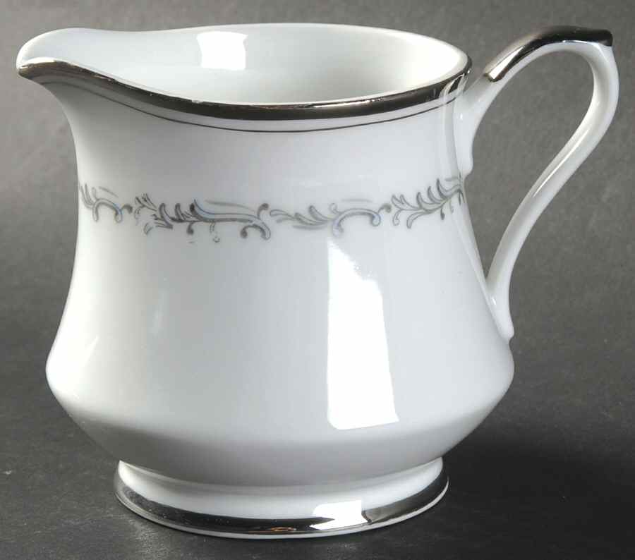 Celebration Creamer by Empress (Japan)-1