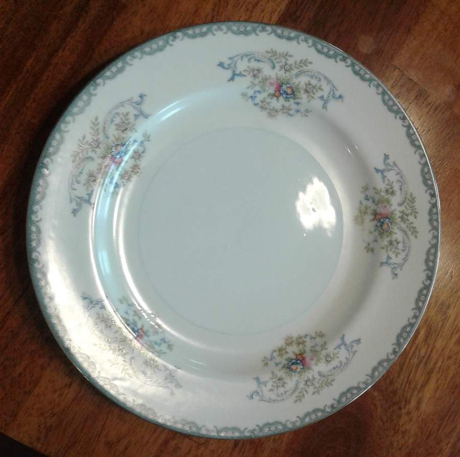 EMP3 Dinner Plate by Empress (Japan)-1