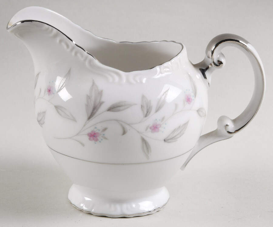 Garland Creamer by Empress (Japan)-1