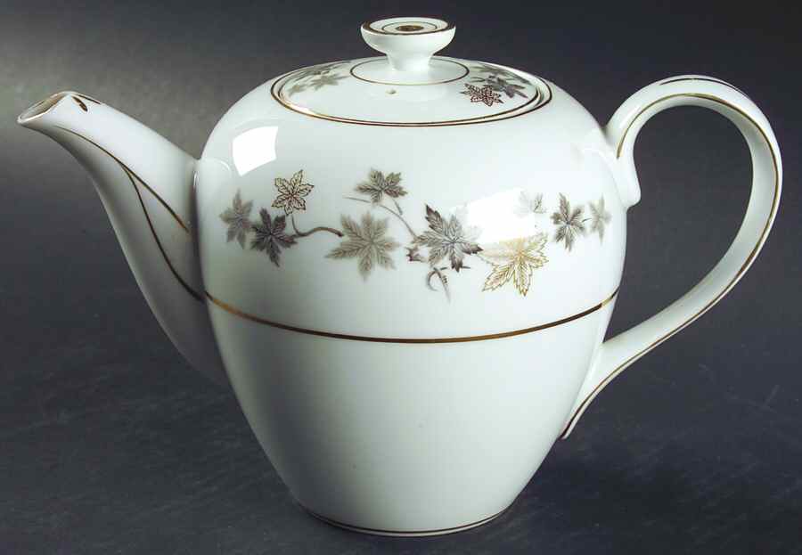 Golden Silhouette Teapot & Lid by Empress (Japan)-1