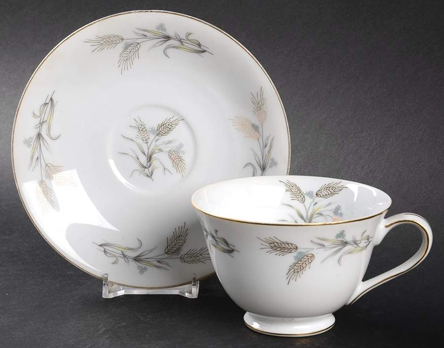 Gold Wheat Footed Cup & Saucer Set by Empress (Japan)-1