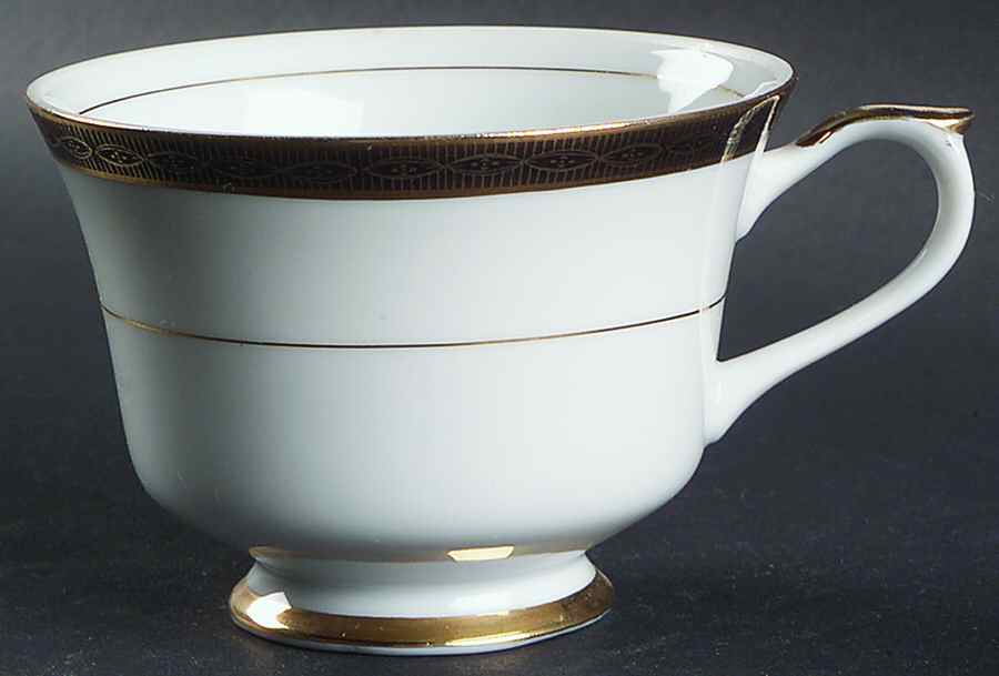 Heirloom Footed Cup by Empress (Japan)-1