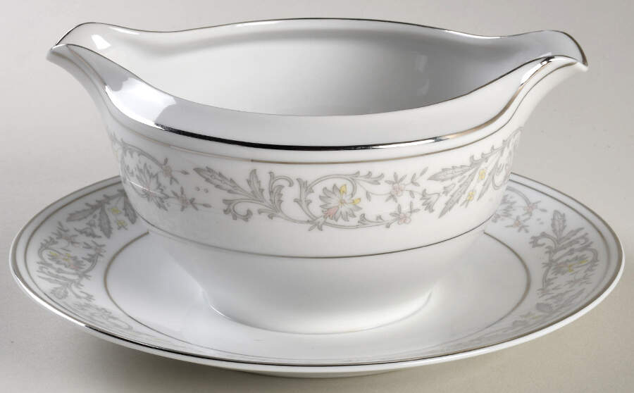 Majestic Round Gravy Boat/Attached Underplate by Empress (Japan)-1