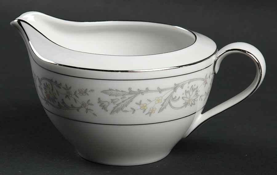 Majestic Creamer by Empress (Japan)-1